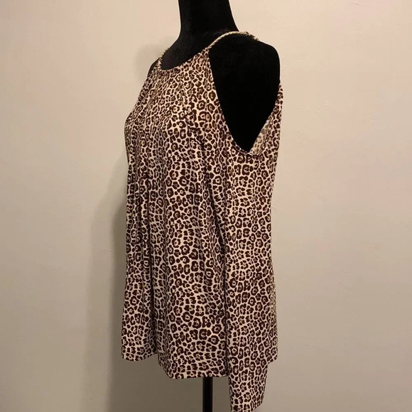 MICHAEL by MICHAEL KORS NWOT Cheetah Print Cold Shoulder Long Sleeve Blouse - Picture 2 of 9